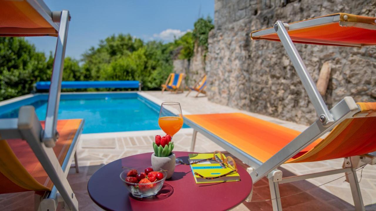 טיווט Villa Toscana With A Pool מראה חיצוני תמונה