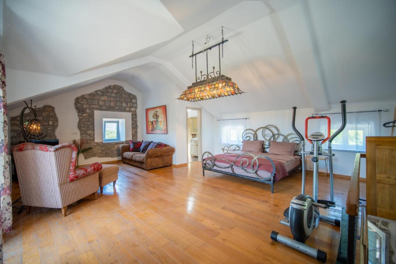טיווט Villa Toscana With A Pool מראה חיצוני תמונה