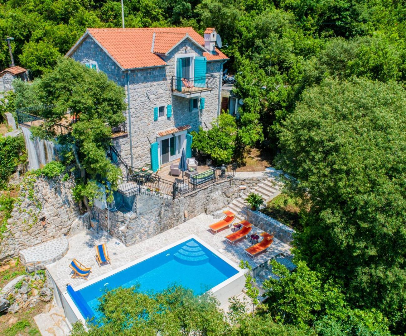 טיווט Villa Toscana With A Pool מראה חיצוני תמונה
